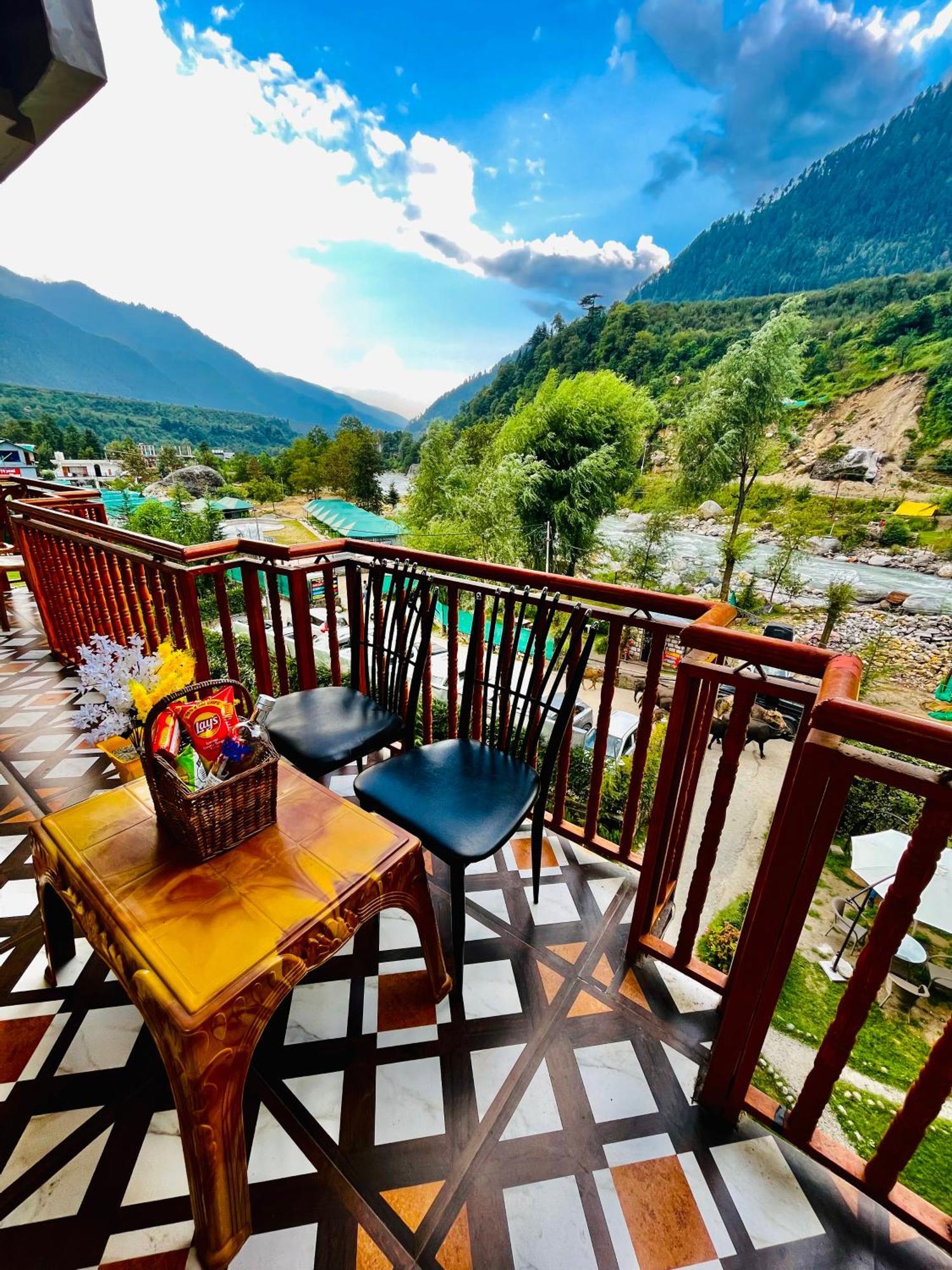Himalayan Hill Queen Resort, Manali M98160-43400 Kültér fotó
