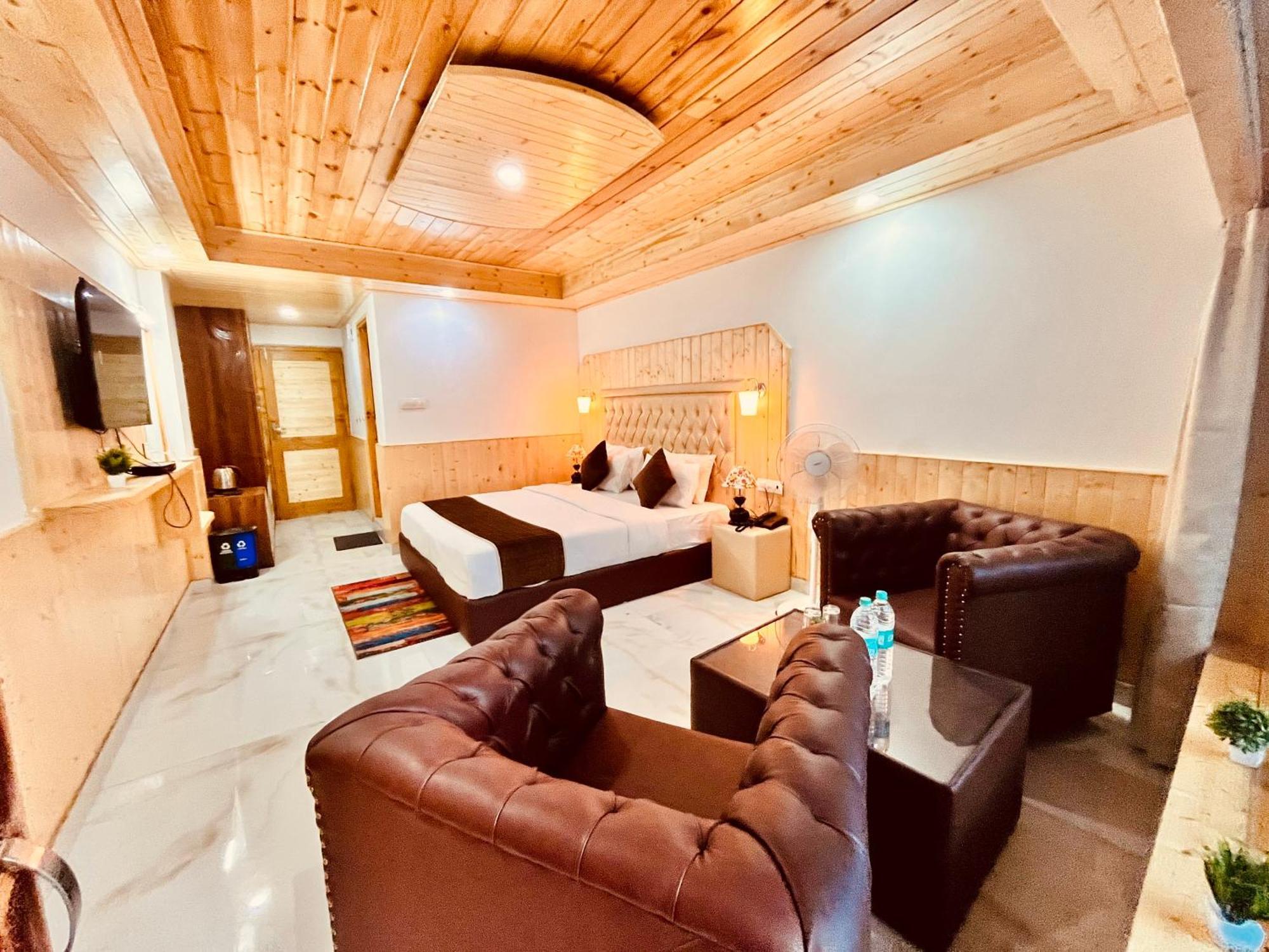 Himalayan Hill Queen Resort, Manali M98160-43400 Kültér fotó