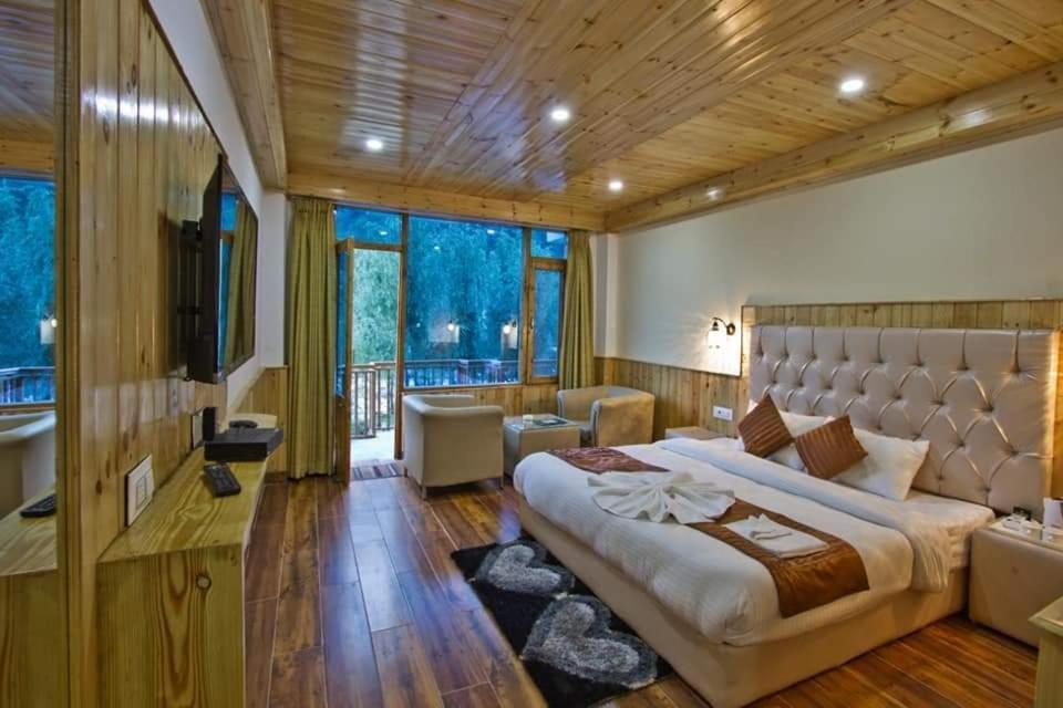 Himalayan Hill Queen Resort, Manali M98160-43400 Kültér fotó