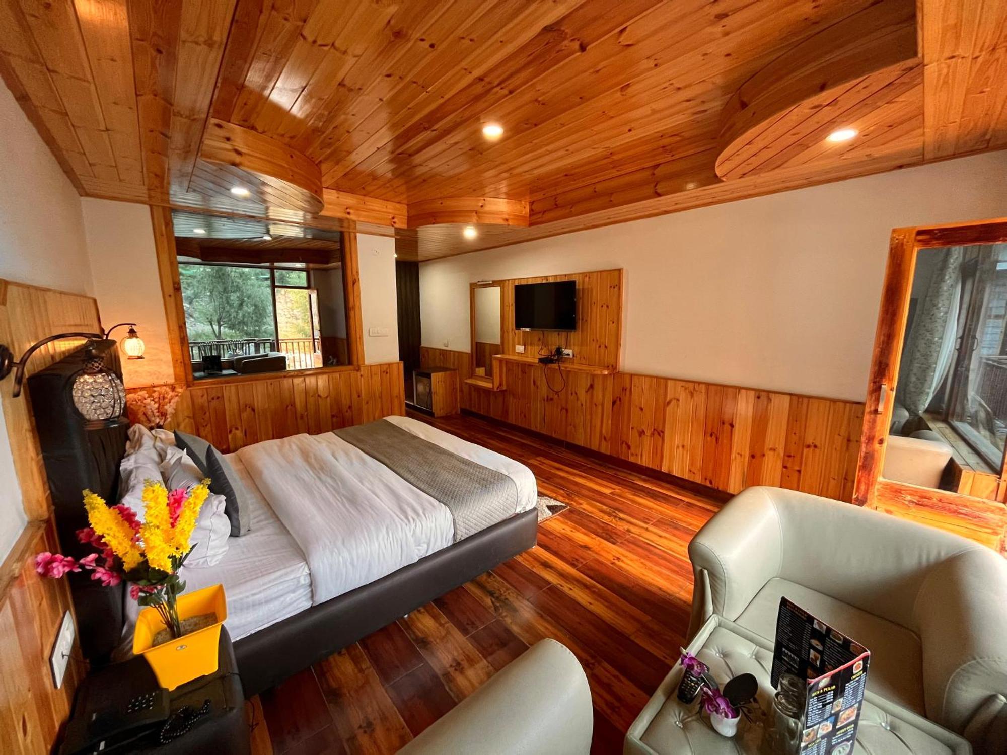Himalayan Hill Queen Resort, Manali M98160-43400 Kültér fotó