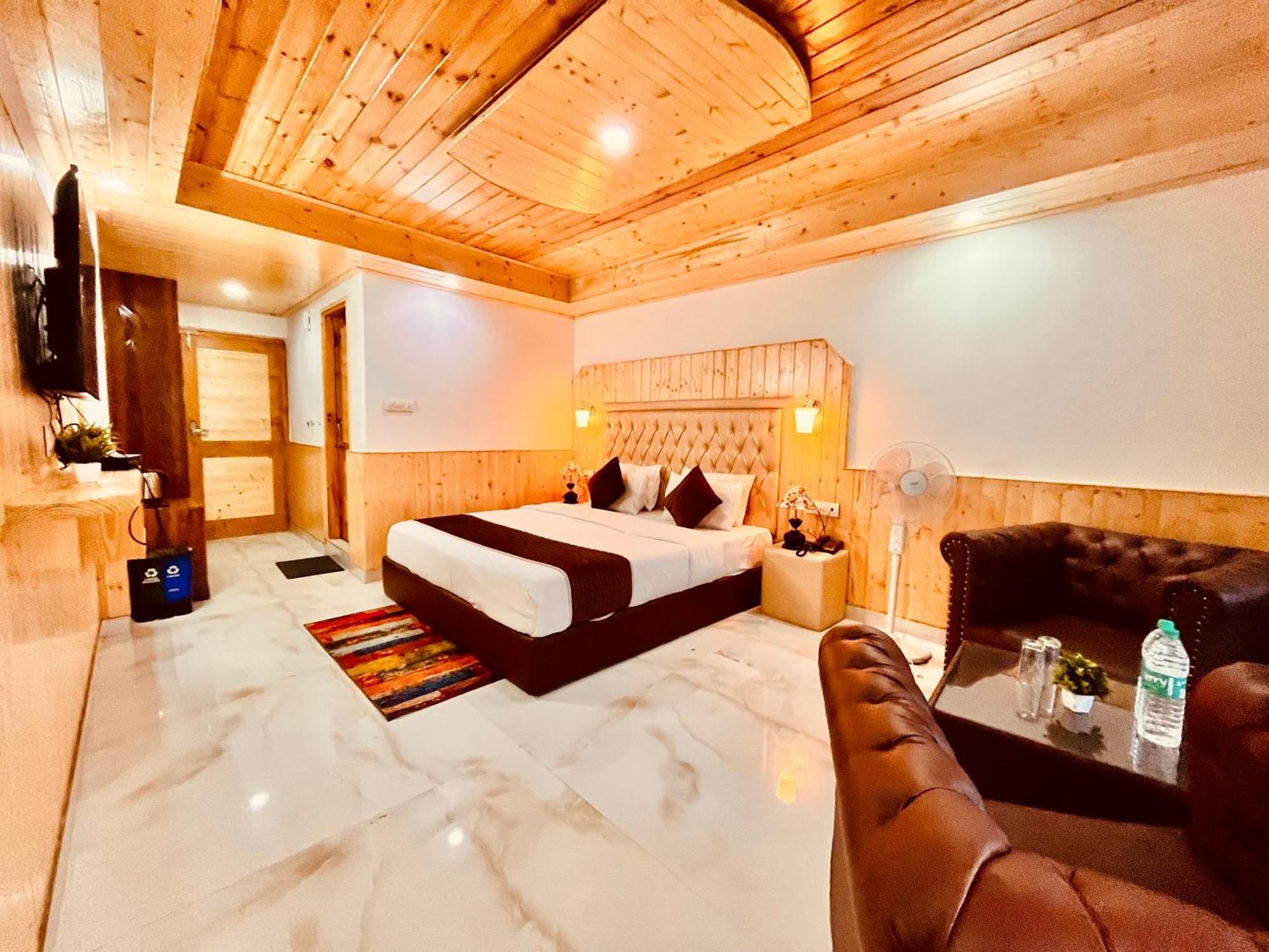 Himalayan Hill Queen Resort, Manali M98160-43400 Kültér fotó