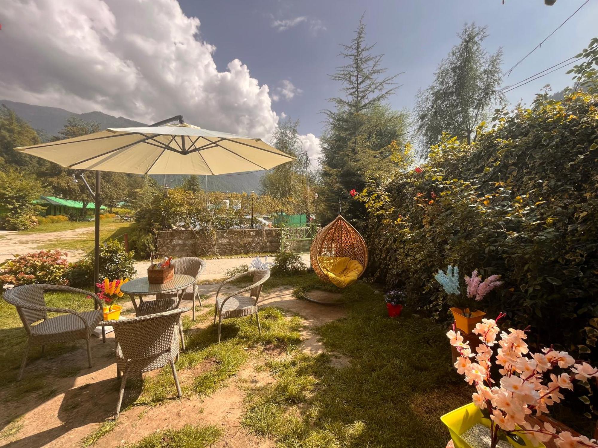 Himalayan Hill Queen Resort, Manali M98160-43400 Kültér fotó