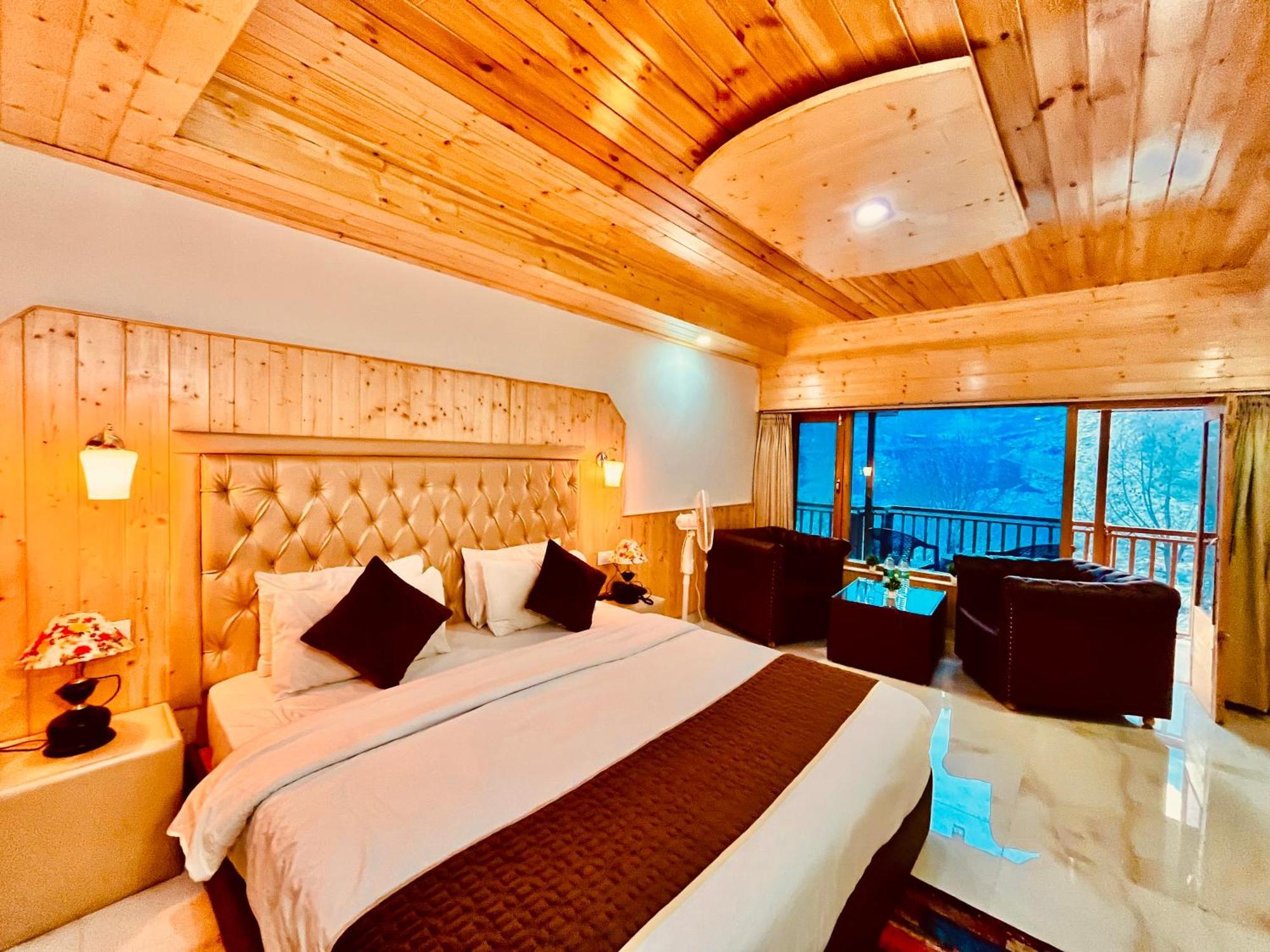 Himalayan Hill Queen Resort, Manali M98160-43400 Kültér fotó