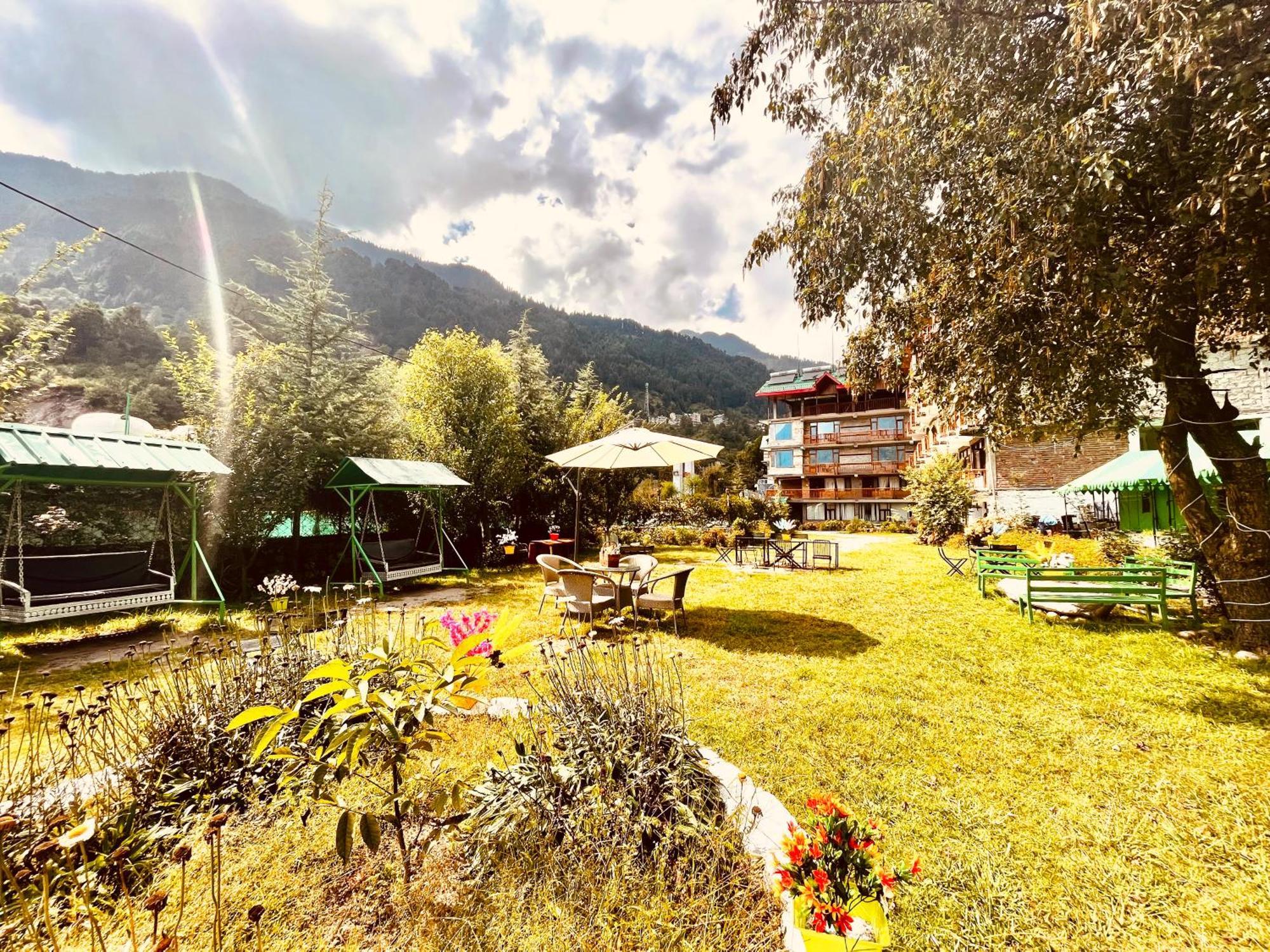 Himalayan Hill Queen Resort, Manali M98160-43400 Kültér fotó