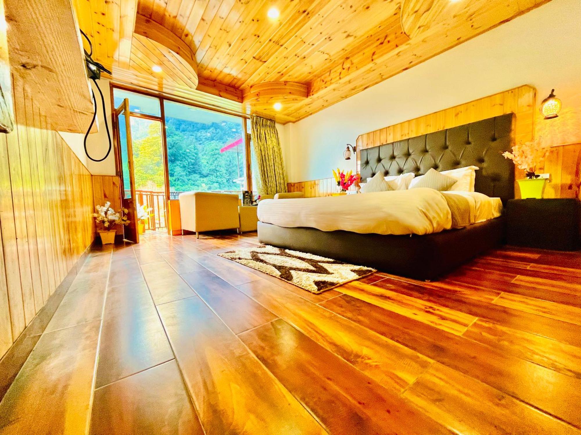 Himalayan Hill Queen Resort, Manali M98160-43400 Kültér fotó