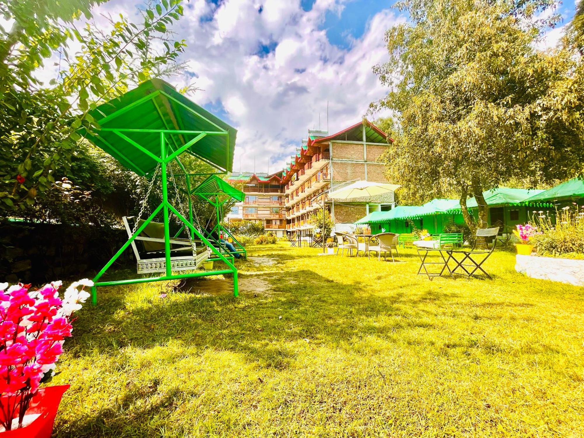 Himalayan Hill Queen Resort, Manali M98160-43400 Kültér fotó