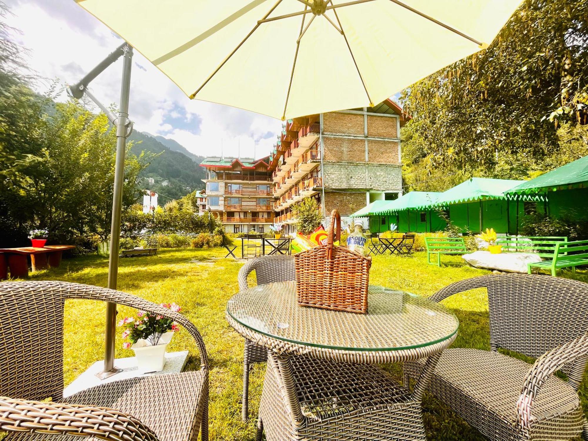Himalayan Hill Queen Resort, Manali M98160-43400 Kültér fotó